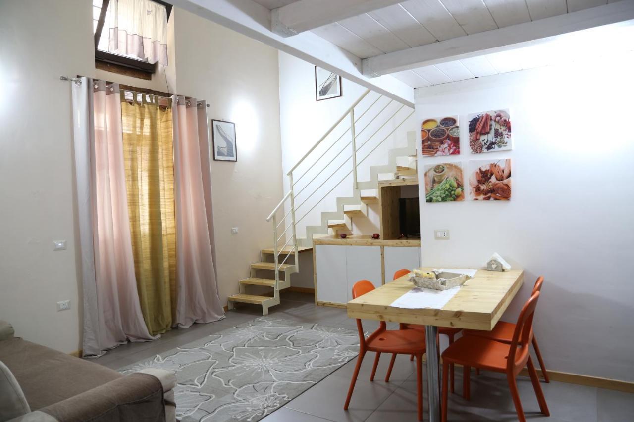 Appartamenti Laura Wi-Fi Curti Экстерьер фото
